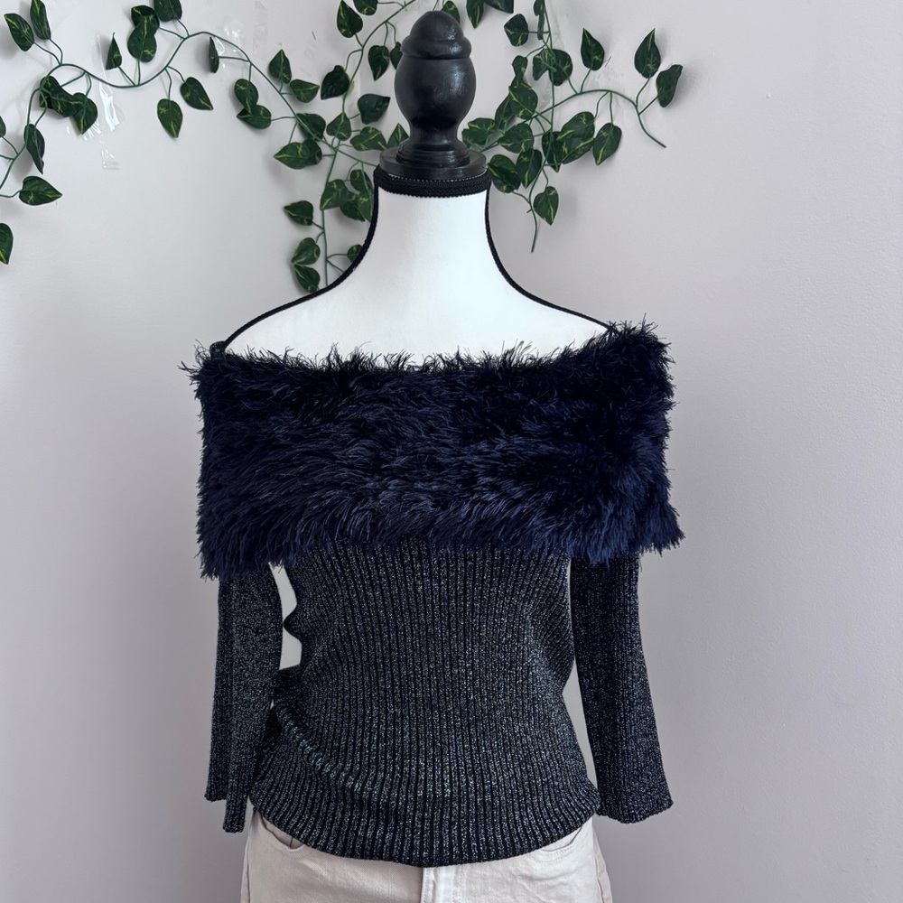 Vintage Black with Sparkle Mobwife Faux Fur of the shoulder sweater size petit M
